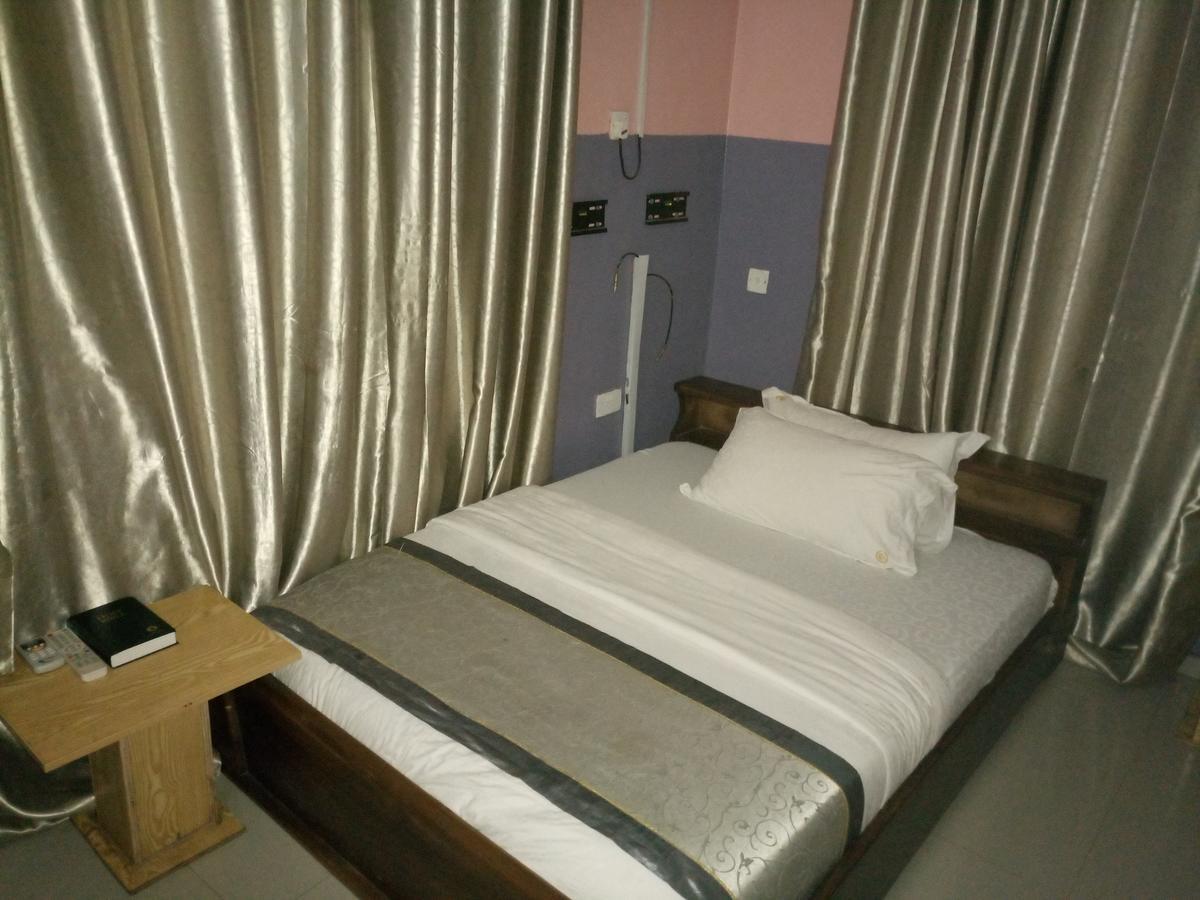 Glorious Hotel & Suites Ikotun Dış mekan fotoğraf