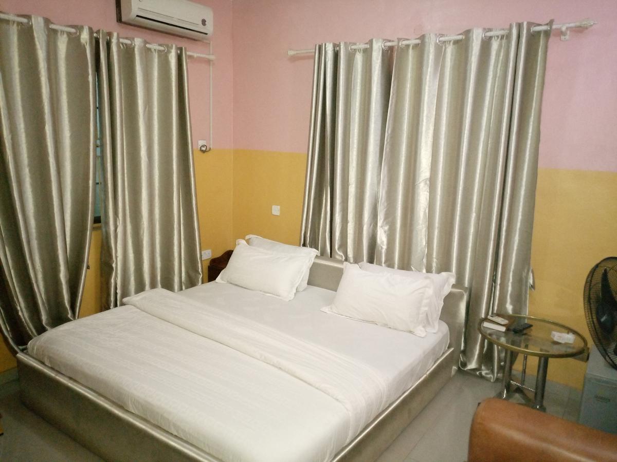 Glorious Hotel & Suites Ikotun Dış mekan fotoğraf